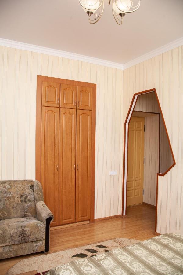 Piligrim 1 Hotel Николайев Екстериор снимка