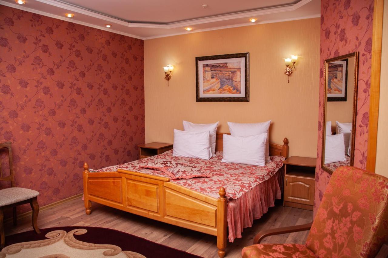 Piligrim 1 Hotel Николайев Екстериор снимка