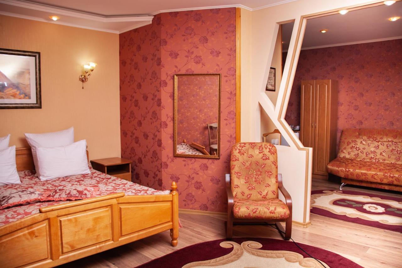 Piligrim 1 Hotel Николайев Екстериор снимка